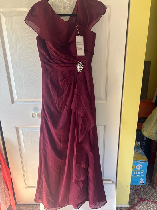 Dresses & Skirts - Elegant Burgundy Evening Dress with Draped Ruffle and Brooch
